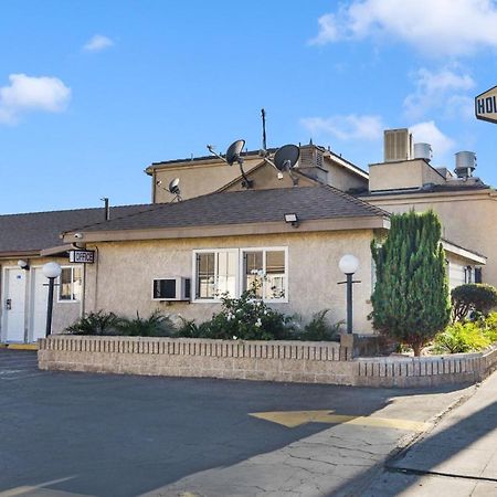 Holly Park Motel Near Lax Lennox Bagian luar foto